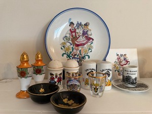 lot 152 image: Vintage SP Shakers, Shot Glasses, PlateTile and MORE