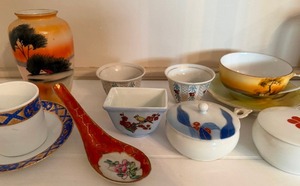 lot 154 image: Vintage Asian Themed Vase, Trinket Boxes, TeacupSaucer and More
