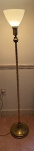 lot 213 image: Vintage Brass Floor Lamp