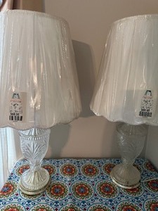 lot 214 image: Vintage Kristal Zajecar Yugoslavian Table Lamps w (New) Shades