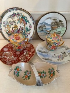 lot 220 image: Vintage Asian Themed Decor, Please See Pictures for Misc Makers