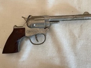 lot 191 image: Vintage Hubley Cowpoke Cap Gun