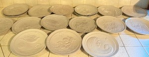 lot 246 image: Frankoma Pottery Christmas Plates, 17