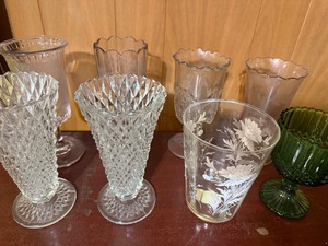 lot 299 image: Variety of Celery Vases and More