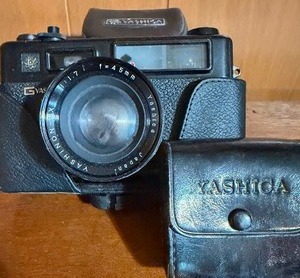 lot 322 image: Vintage Yashica Camera w Bonus Lens