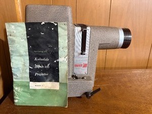lot 329 image: Vintage Kodaslide Signet 500 Projector Model 1