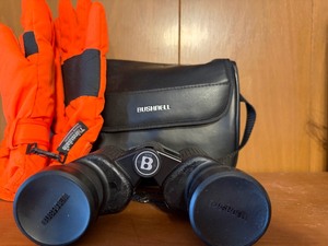 lot 345 image: Thinsulate Gloves (new) and Bushnell Binoculars in Case