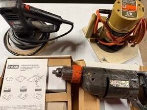 lot 631 image: Buffer, Router, Drill and Letter Template Set