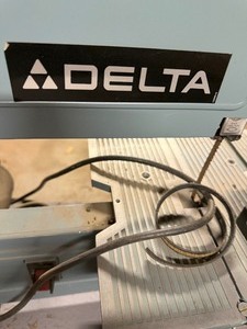 lot 635 image: Delta Band Saw
