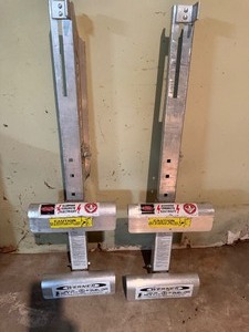 lot 638 image: Werner Ladder Jack