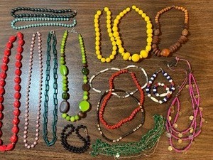 lot 361 image: Jewelry - Costume, Beaded Necklaces