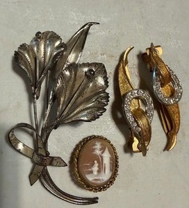 lot 368 image: Jewelry - Coro () Marked Sterling and a Cameo Brooch, Tie Clips
