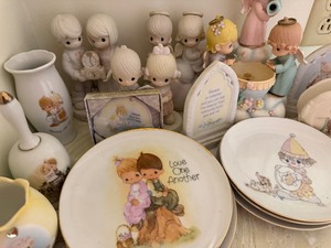 lot 380 image: Precious Moments