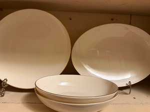 lot 382 image: Lenox Serving Dishes