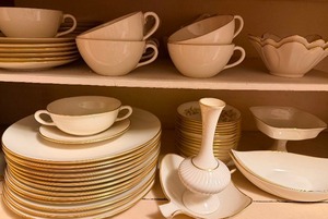 lot 383 image: Lenox Dinnerware and Accent Pieces
