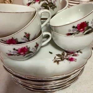 lot 417 image: Floral China Snack Sets