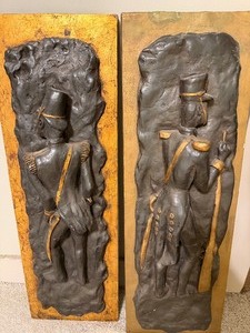 lot 422 image: Wall Art - HEAVY Plaster Soldiers
