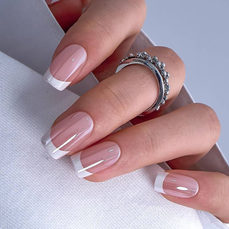 lot 1193 image: Curvlife Press on Nails 30pcs Short Square Acrylic Aurora French Fake Nails with Apricot Design Full Cover False Nails Glossy Nude Artificial Stick on Nails for Women MISSING 3 NAILS