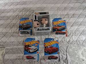 lot 9 image: Hot Wheels Die Cast Cars Collection with Diana Prince Funko Pop Figure