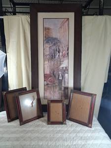 lot 22 image: Street Scene Print with Multiple Picture Frames