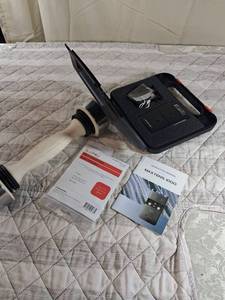 lot 26 image: MAXTENS 1000 Electronic Muscle Stimulator Device with Case