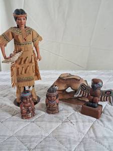 lot 29 image: Native American Collectibles Set with Doll and Wood Carvings