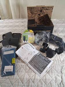 lot 31 image: Mixed Electronics and Phone Accessories Bundle