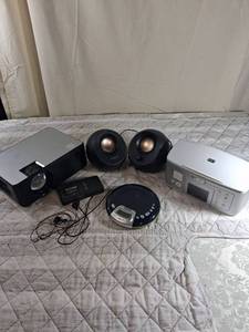 lot 38 image: Electronics Bundle - CD Player, Speakers, Projector, Recorder