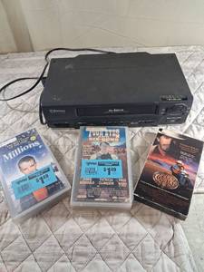 lot 51 image: Emerson VCR with Classic Movie VHS Collection