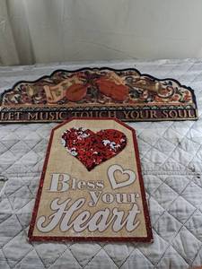 lot 64 image: Music Theme Decorative Wall Signs Set
