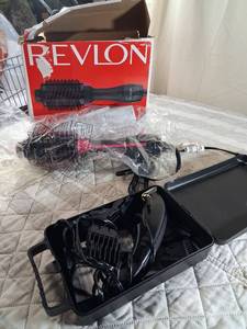 lot 71 image: Revlon One-Step Hair Dryer and Volumizer with a set of hair clippers