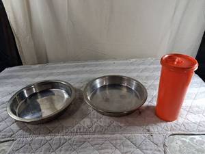 lot 75 image: Stainless Steel pie panl Set with Tupperware container
