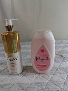 lot 76 image: OLAY Vitamin C Brightening Body Lotion and Johnsons Baby Lotion Set