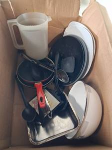 lot 83 image: Box of Mixed Kitchen Cookware and Utensils Set