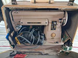 lot 87 image: Singer 301A Slant Needle Sewing Machine with Carrying Case