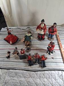 lot 104 image: Collection of African American Figurines and Dolls