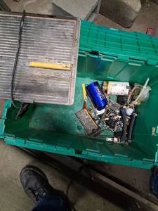 lot 130 image: 4 inch Ceramic Tile Wet Saw with Parts and Accessories