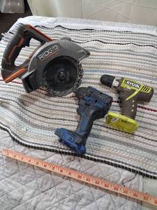lot 137 image: Cordless Power Tool Set with Circular Saw, Drill, and Impact Driver