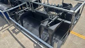 lot 38032 image: JCT 84-inch Heavy Duty Skid Steer Grapple Bucket