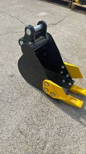 lot 40053 image: 20CM Toothed Bucket  SDL GEN-20CMTOOT-717&nbsp