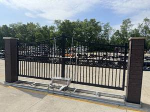 Dual Swing Majestic Electric Driveway Gate  DG17CAO-P40MSS-DZ