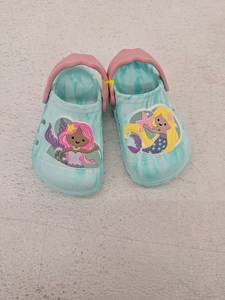 lot 10018 image: Crocs Childrens Mermaid Themed Classic Clogs, Size 7