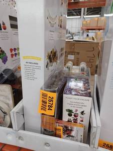 lot 10121 image: Miscellaneous Lot