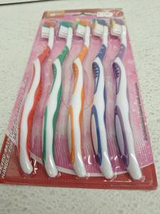 lot 10165 image: 8 Pack Toothbrush Medium Value