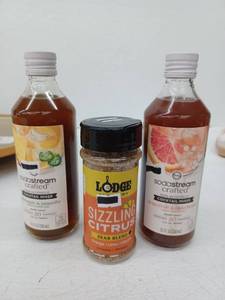 lot 10243 image: SodaStream Cocktail Mixers and Lodge Seasoning Bundle