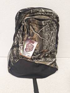 lot 10284 image: Deluxe Hunting Day Pack