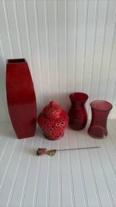 lot 118 image: Red  Home Decor Collection