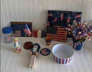 lot 143 image: Patriotic Holiday Decorations Collection