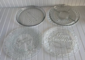 lot 144 image: Glass Holiday Serving Plates