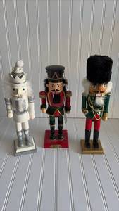 lot 158 image: Collection of 3 Holiday Nutcracker Figures